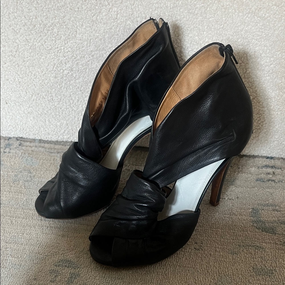 Maison Margiela Elegant Black Leather Women's Heels